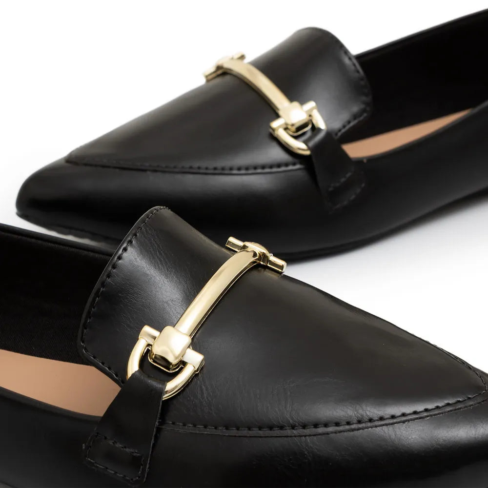Black Pointed-Toe Bridão Loafer