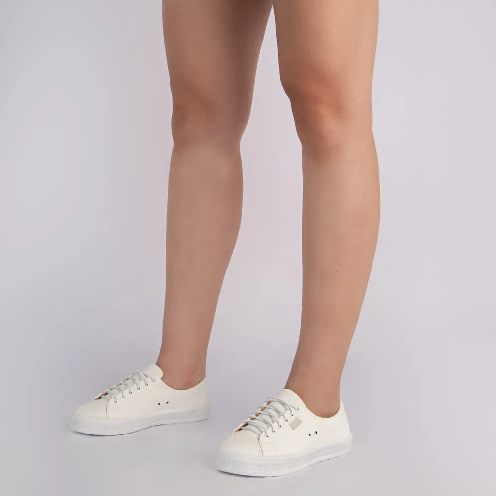 White Comfort Sneakers with Elastic Laces