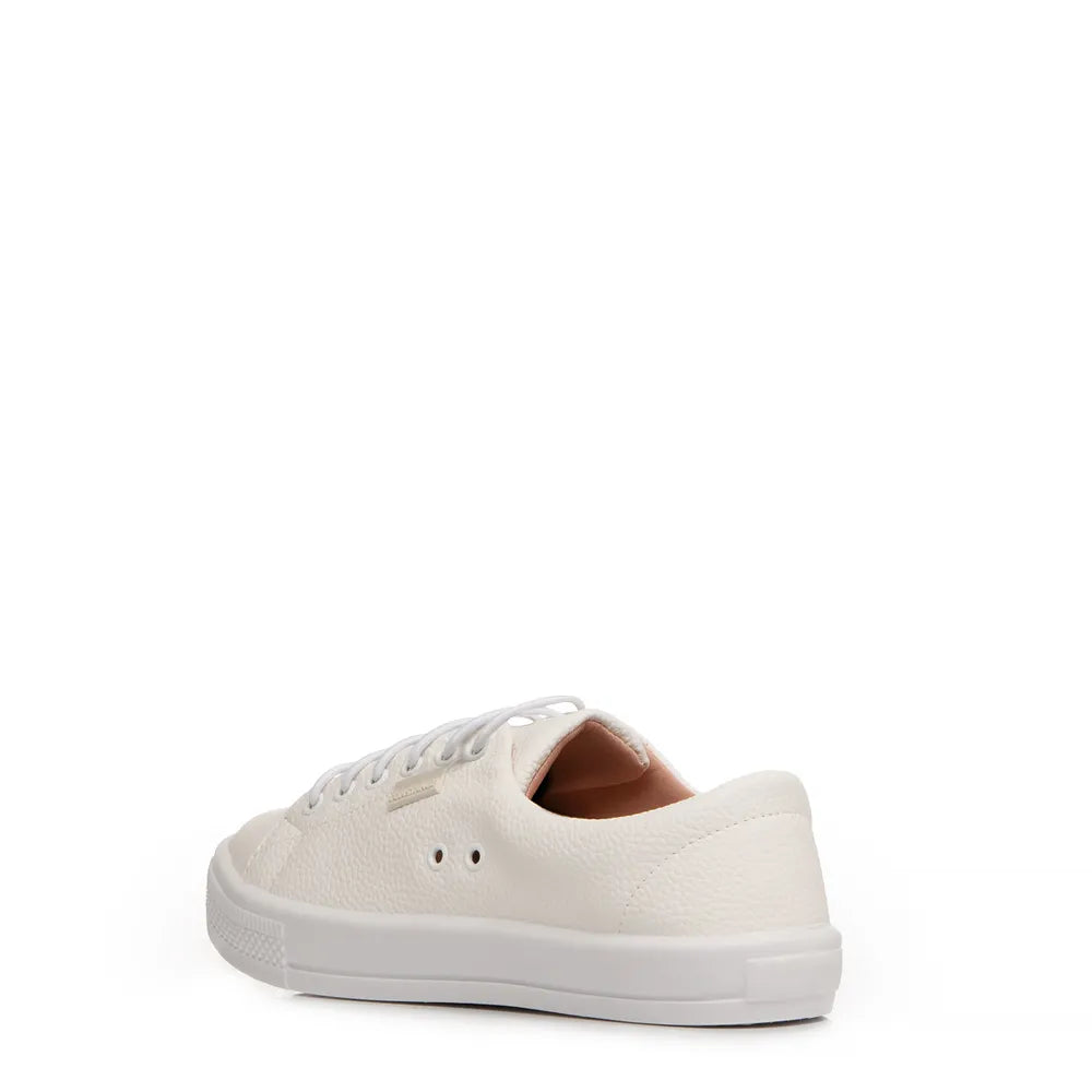 White Comfort Sneakers with Elastic Laces