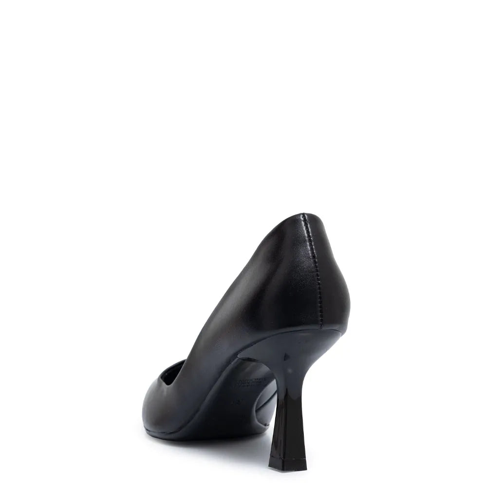 Black Comfort Pointed-Toe Pump